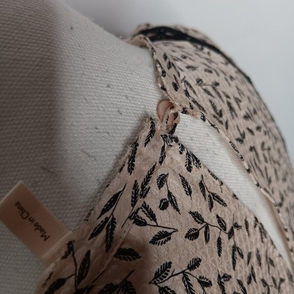 Rebecca Taylor Silk top Women's size 4 Raw Edge Short Sleeve Pleated Top - Picture 8 of 9